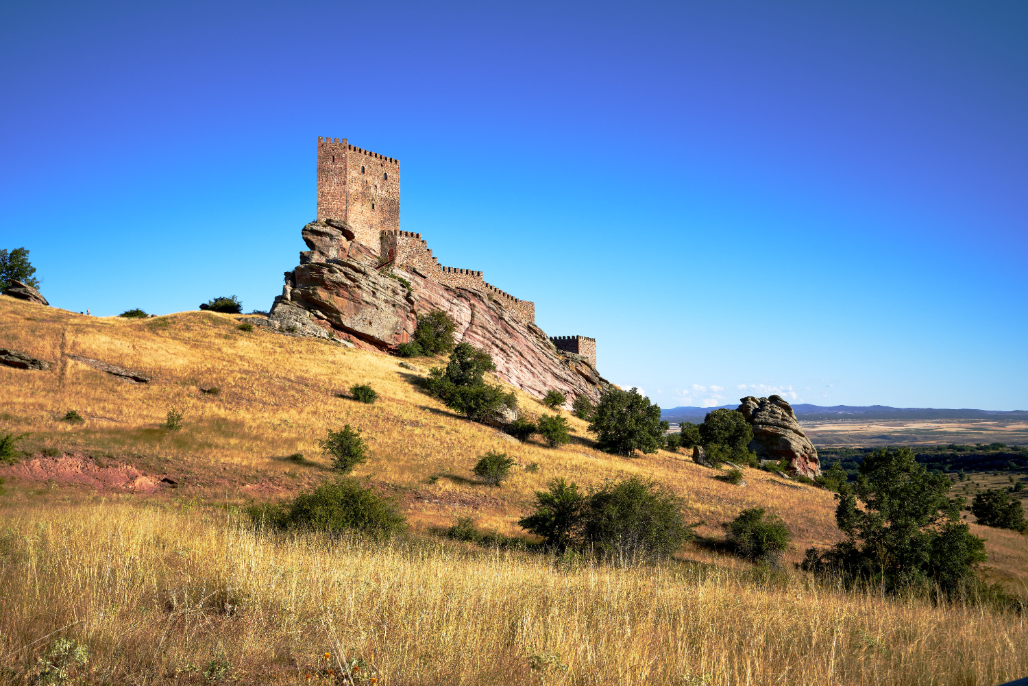 vista de una torre o castillo de Castilla La Mancha