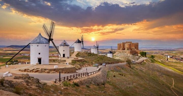 vista panorámica de molinos de Castilla La Mancha