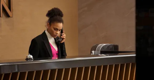 Recepción y atención al cliente en establecimientos de alojamiento