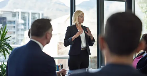 Habilidades avanzadas de comunicación: oratoria