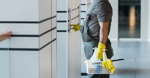 Técnicas y procedimientos de limpieza en alojamientos