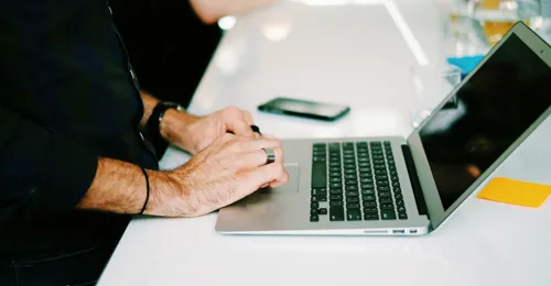 Gestión informatizada de ventas con programa de gestión integrado