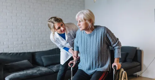 Cuidados de la persona anciana con trastornos degenerativos