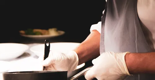 Manipulación de alimentos de alto riesgo