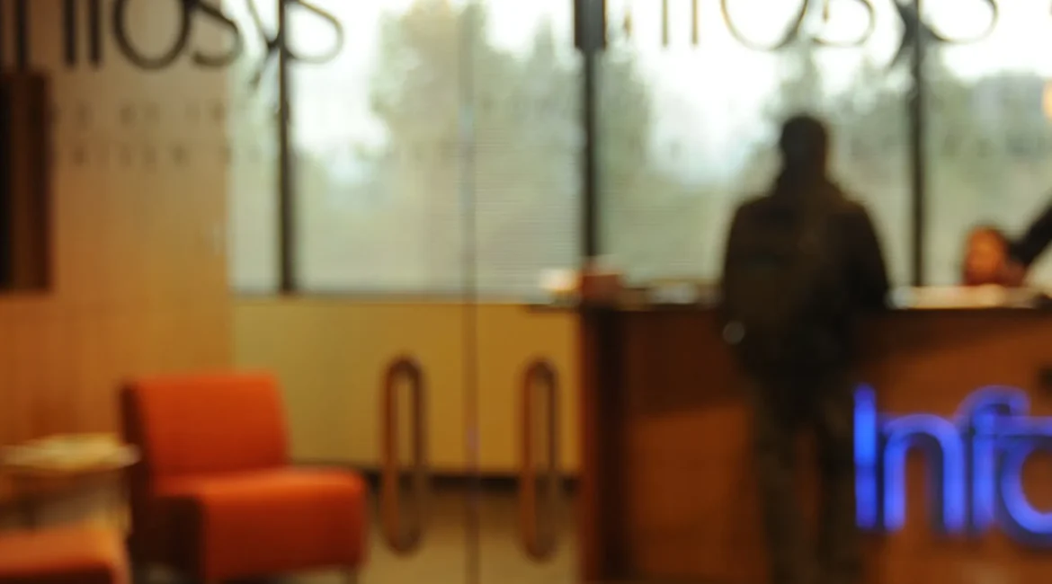 Recepción y atención al cliente en establecimientos de alojamiento.