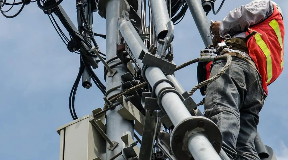 Montaje y mantenimiento de instalaciones de antenas colectivas e individuales